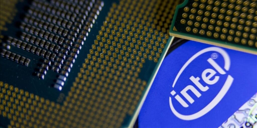 intelin-geliri-ilk-ceyrekte-yuzde-7-artti-TRiaZMT3