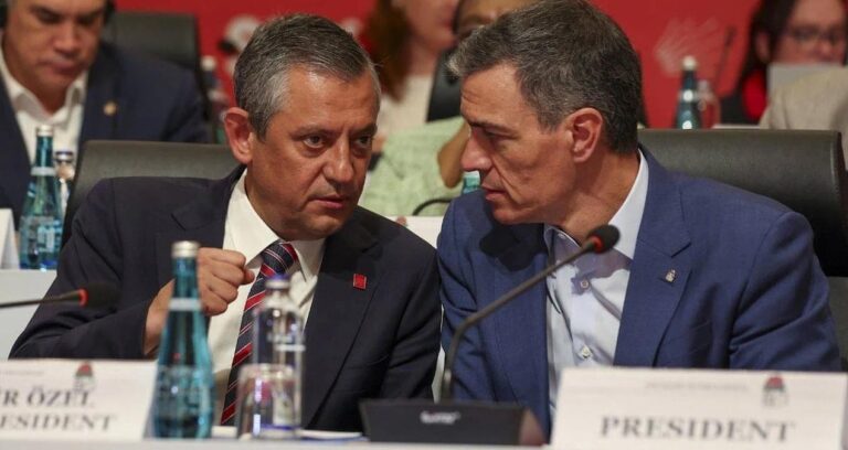 ozgur-ozelden-sanchez-iddiasina-sert-tepki-BNiRhdCW