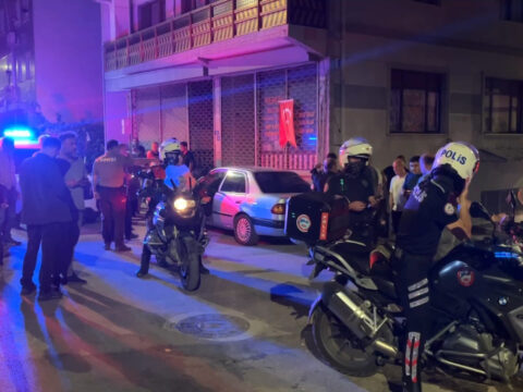 Kahvehane kavgasında silah çekildi: 2 yaralı