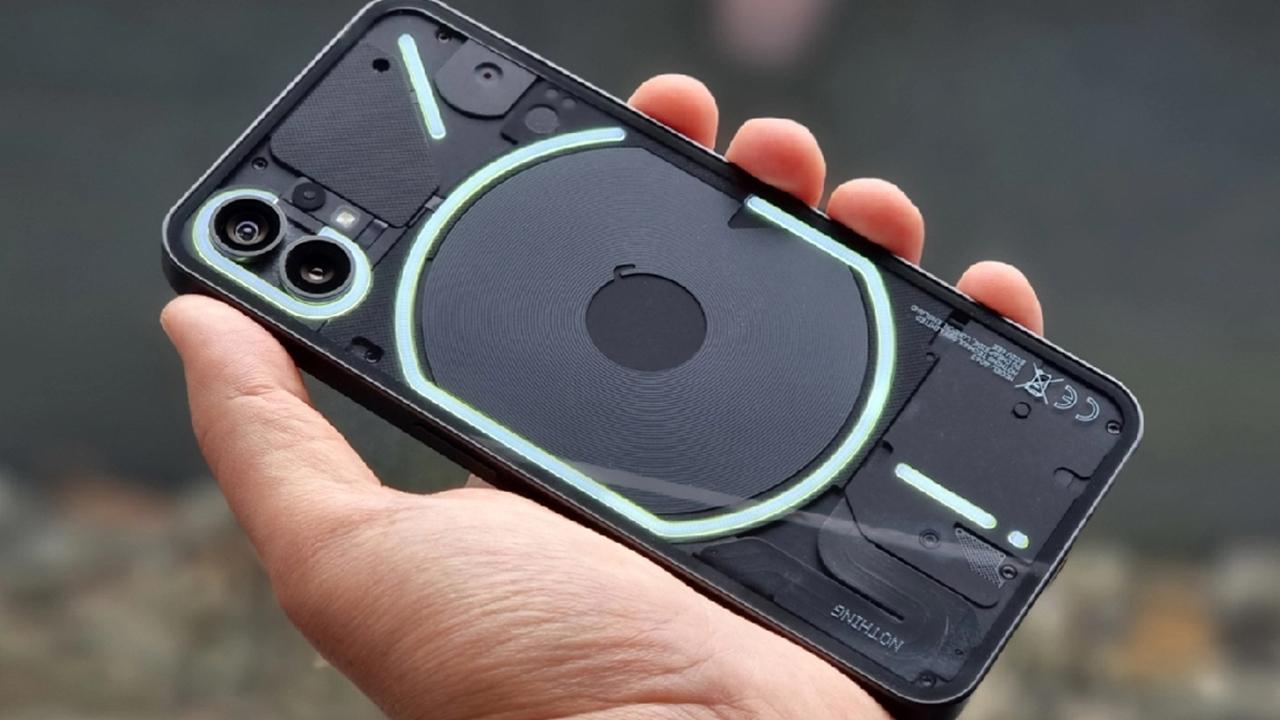 Sevilen telefon tarihe karisiyor unlu marka fisini cekti BSscbuFq